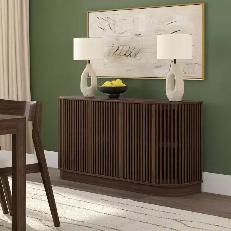 Plank+Beam Contour Massivholz-Sideboard mit 3 Türen, 150 cm TV-Lowboard für Wohnzimmer
