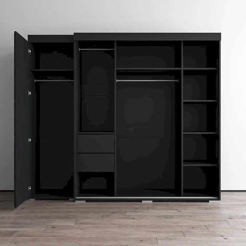 Drei-Spiegel-Kleiderschrank