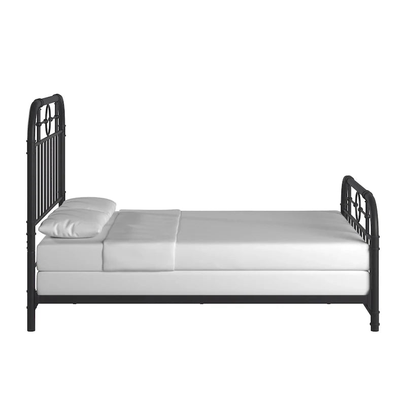 Schwarzes Metallbett