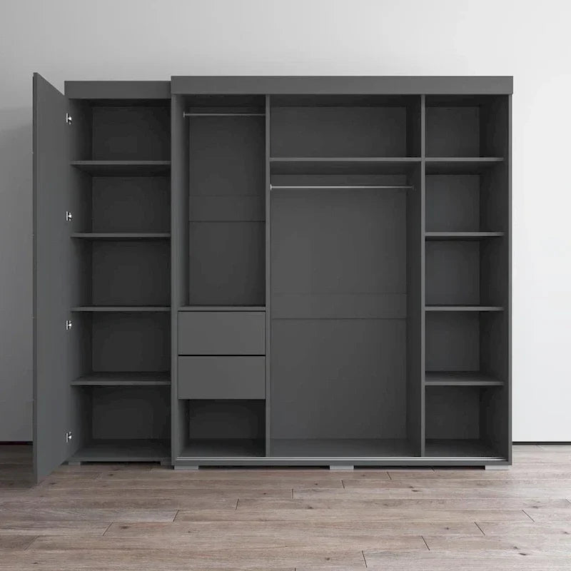 Drei-Spiegel-Kleiderschrank