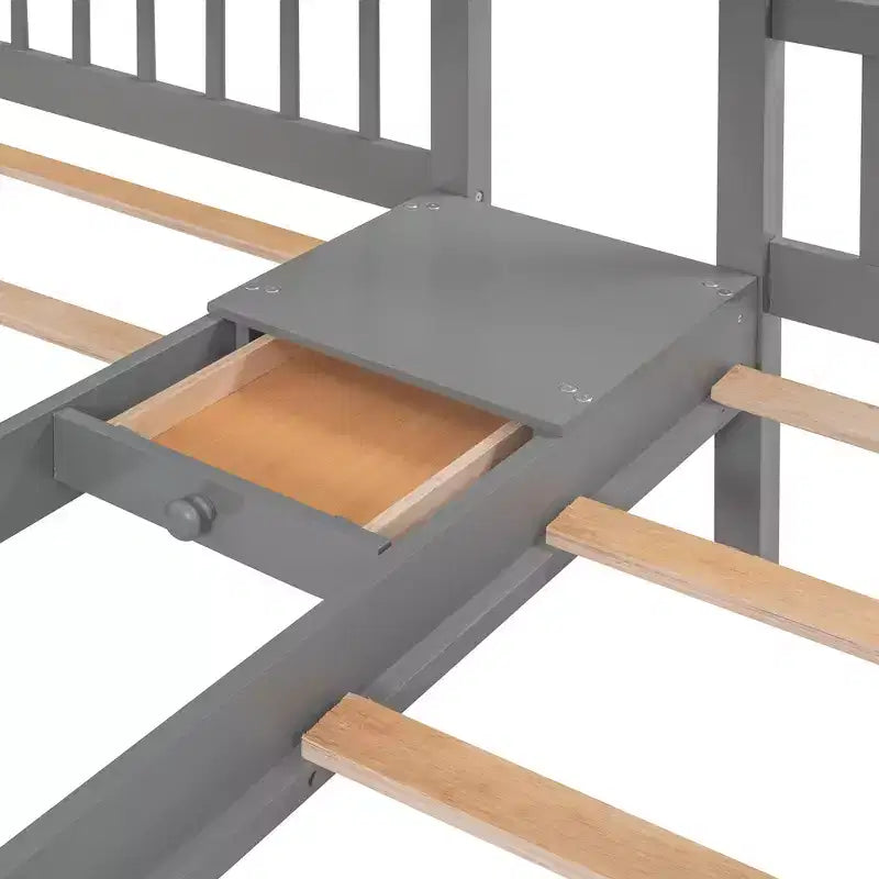 Whisen Etagenbett mit Doppelbett oben und zwei Einzelbetten unten, dreifaches Etagenbett aus Holz mit Schubladen und Schutzgittern