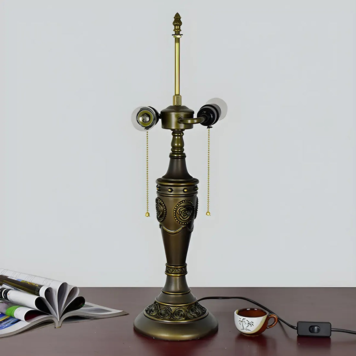HomeyFad 2-Flammige Vintage-Tischleuchte mit Glasschirm aus Edelstahl