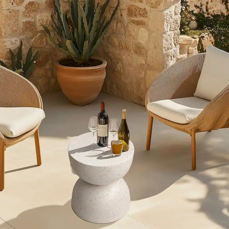 Leichter Beistelltisch aus Beton mit gesprenkeltem Design, Beistelltisch für Innen- und Außenbereich