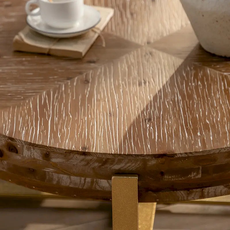 Moderner runder Retro-Couchtisch mit Fichtenholzplatte, goldenem Kreuzgestell, für das Wohnzimmer