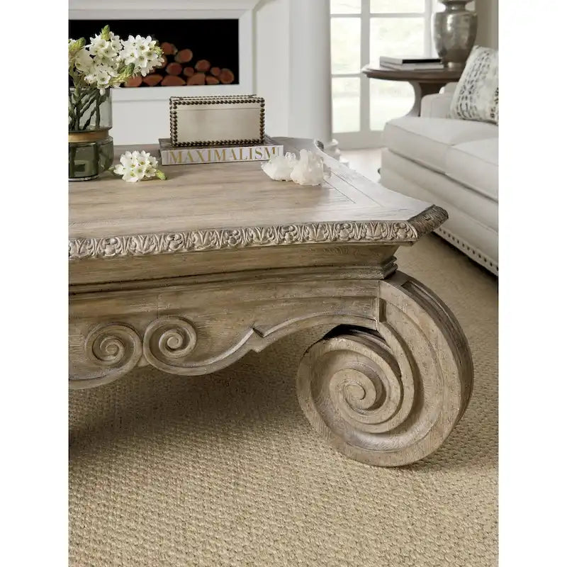 Hooker Furniture Castella 50 breite europäische Landhausmöbel im Antik-Look