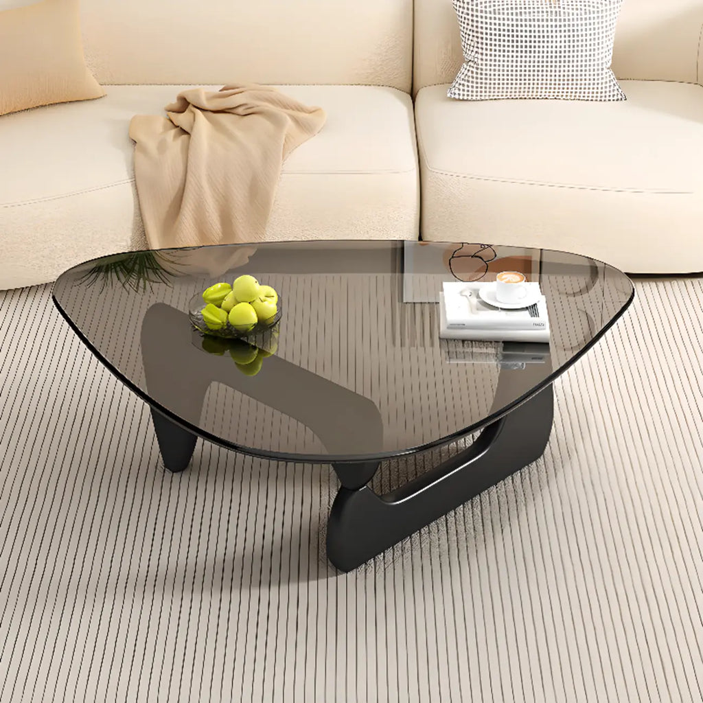 Dreieckiger Couchtisch aus Holz mit Glasplatte