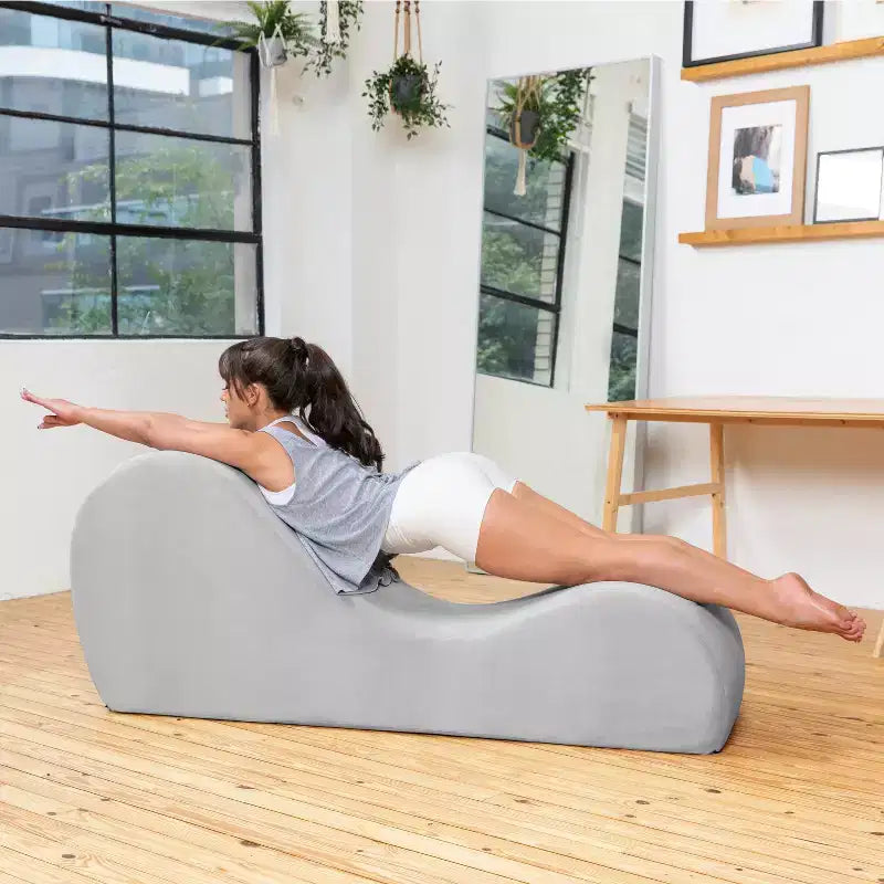 Avana Sleek Yoga-Chaiselongue – hergestellt in den USA – ideal zum Dehnen, Entspannen, Trainieren und mehr, 60T x 18B x 26H Zoll, Hellgrau