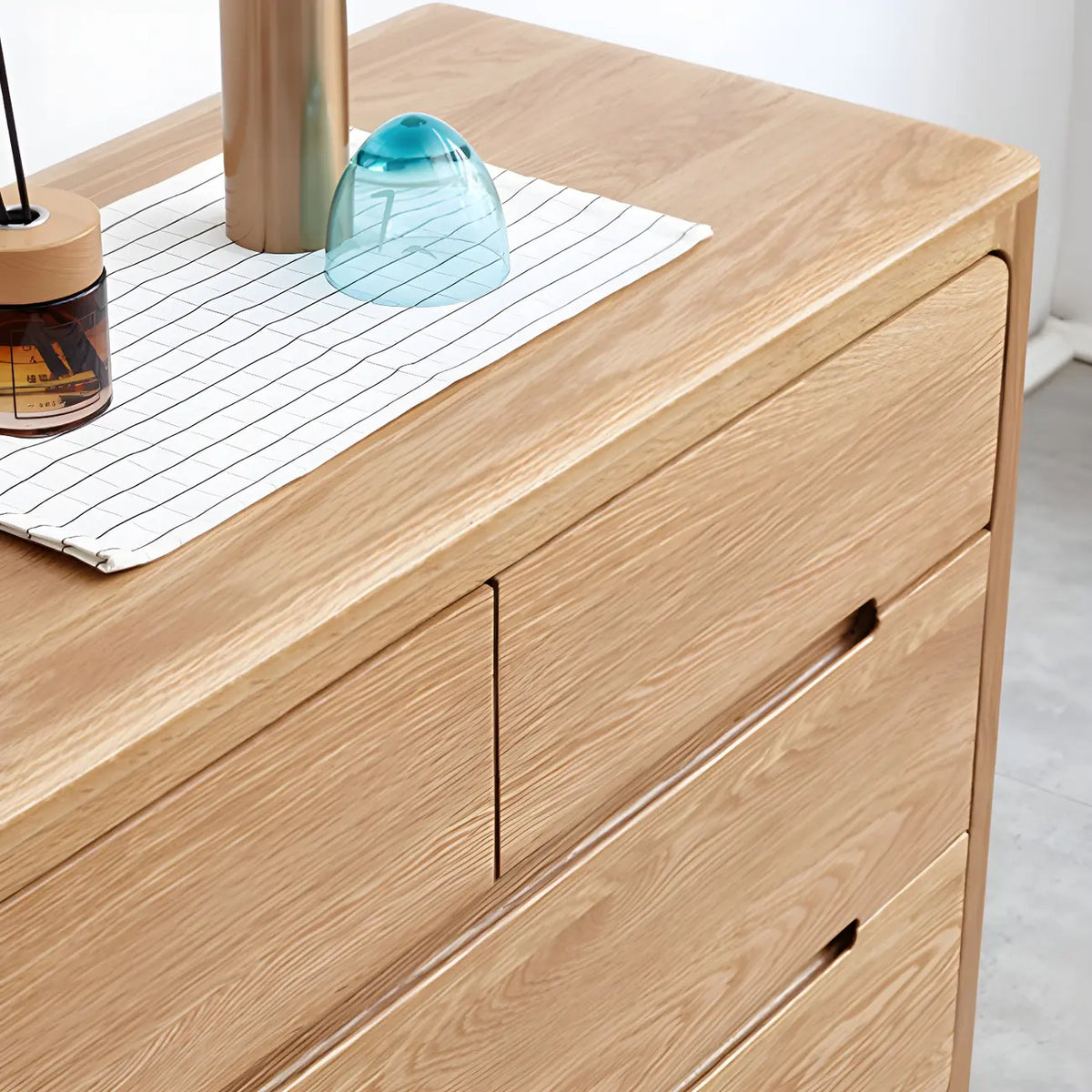 Traditionelle Doppelkommode aus natürlichem Eichenholz für das Schlafzimmer