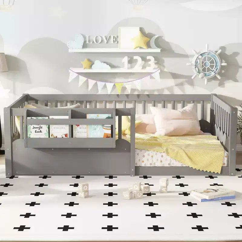 Bellemave Kinder-Bodenbett mit erhöhtem Zaun und Bücherregal, hölzernes Montessori-Bettgestell in Twin-Größe für Mädchen und Jungen