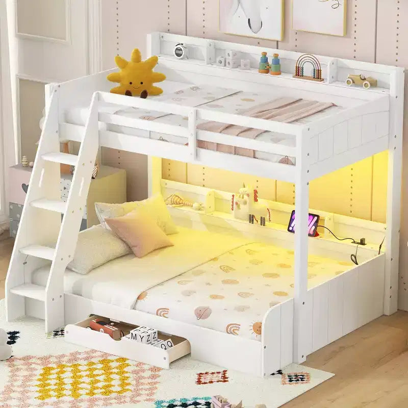 Etagenbett für Geschwister (oben: Twin, unten: Full) mit Stauraum, LED-Beleuchtung und Ladestation, Holzetagenbett mit seitlichen Regalen für Kinder & Jugendliche