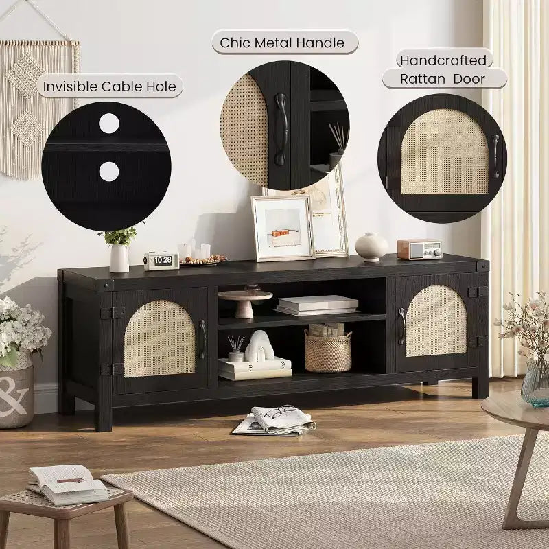 65-Zoll TV-Schrank im Bohème-Stil mit Rattantür – Hölzernes Entertainment-Center mit zwei Schränken und verstellbaren Einlegeböden, geeignet für Wohnzimmer