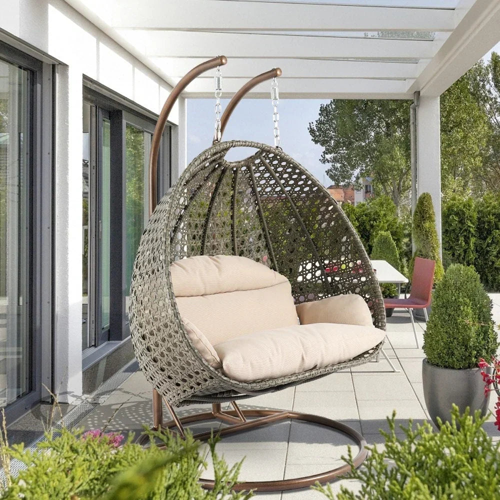 LeisureMod 2-Personen Hängesessel Ei mit Gestell - Outdoor/Indoor Rattan Korb Terrassen Schaukel Hängematte Liege mit Kissen