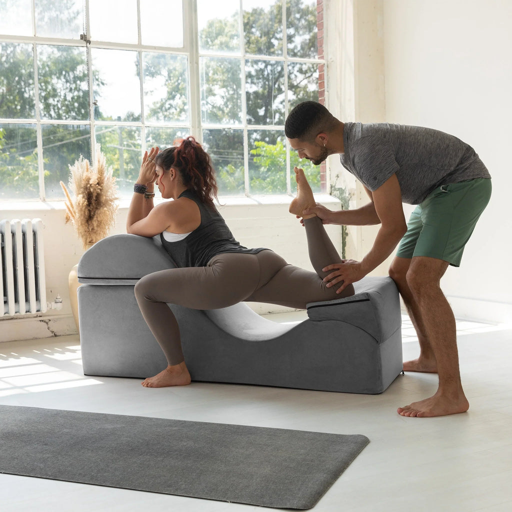 Avana Kami umwandelbare Chaise / Yoga & Massage – 2-in-1-Ottomane mit verdeckter ausklappbarer Yoga-Liege, Microvelvet – N/A