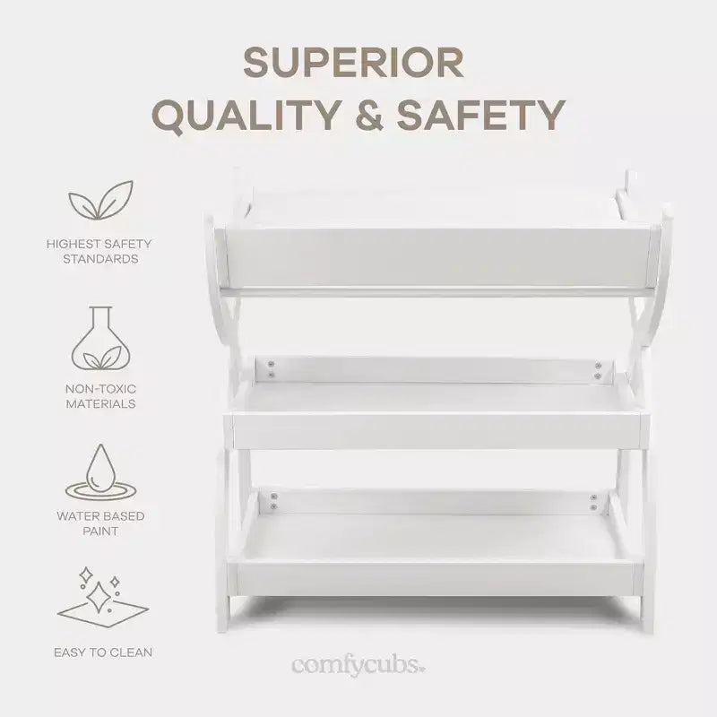 Comfy Cubs Baby-Wickeltisch – robuste Holzkonstruktion, zeitloses Design mit zwei offenen Ablagen für Babyutensilien