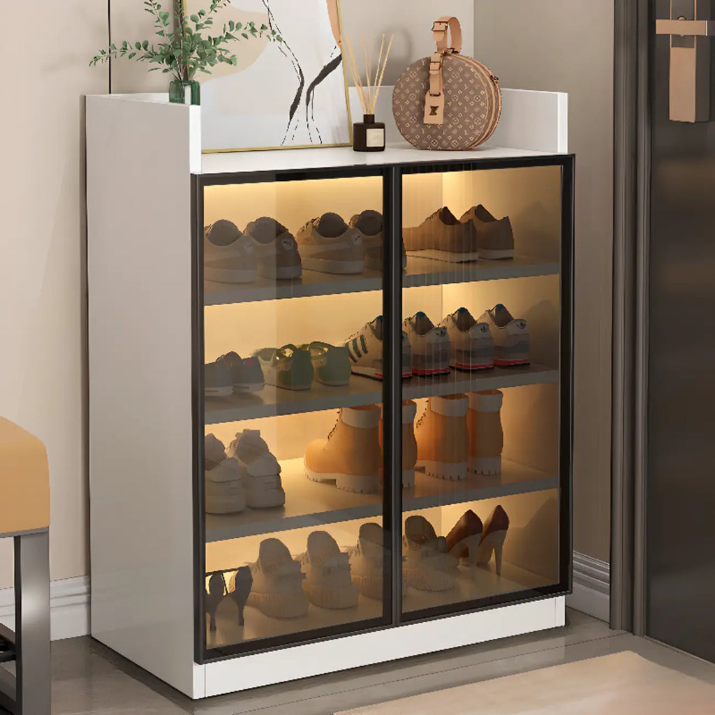 Schuhschrank mit LED-Beleuchtung, verstellbaren Einlegeböden und transparenten Türen