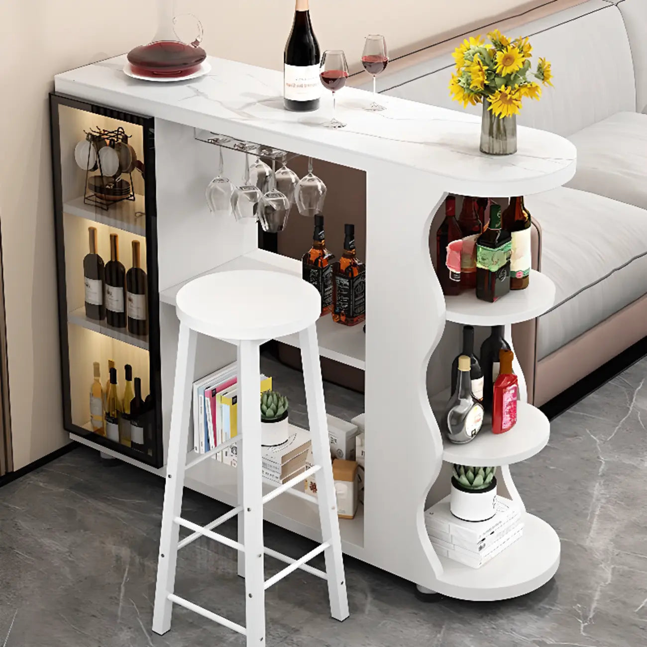 Moderner Bartisch mit Natursteinplatte in Freiform und Stauraum für Hausbars
