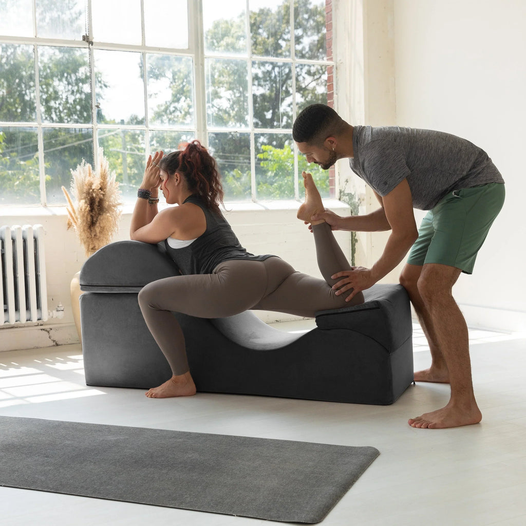 Avana Kami umwandelbare Chaise / Yoga & Massage – 2-in-1-Ottomane mit verdeckter ausklappbarer Yoga-Liege, Microvelvet – N/A