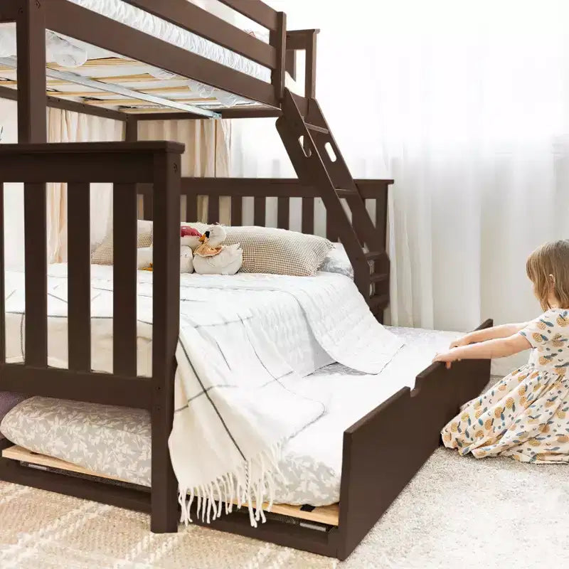 Max & Lily Massivholz Etagenbett, Twin über Full mit Ausziehbett und Leiter für Kinder