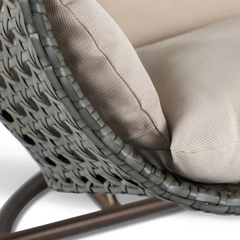 LeisureMod 2-Personen Hängesessel Ei mit Gestell - Outdoor/Indoor Rattan Korb Terrassen Schaukel Hängematte Liege mit Kissen