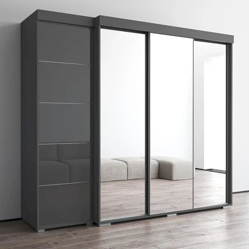 Drei-Spiegel-Kleiderschrank
