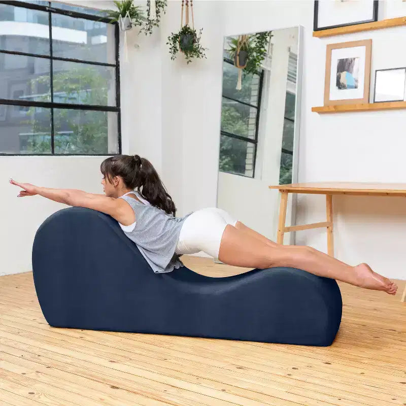 Avana Sleek Yoga-Chaiselongue – hergestellt in den USA – ideal zum Dehnen, Entspannen, Trainieren und mehr, 60T x 18B x 26H Zoll, Hellgrau