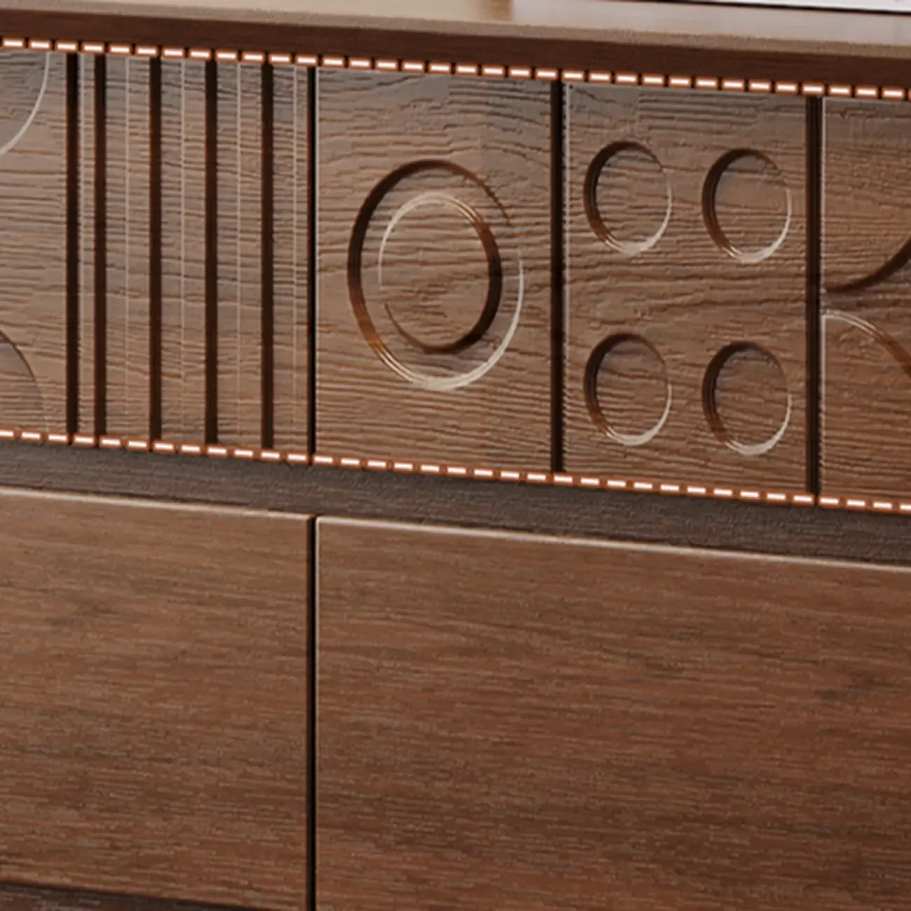 Art-déco-inspirierte Holzkommode mit geometrischen Schnitzereien