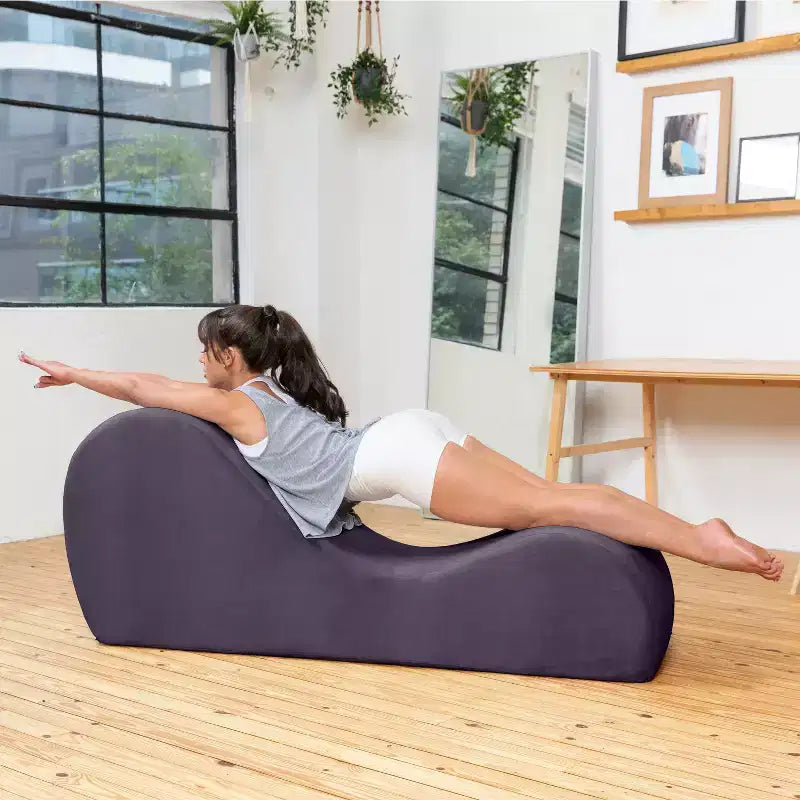 Avana Sleek Yoga-Chaiselongue – hergestellt in den USA – ideal zum Dehnen, Entspannen, Trainieren und mehr, 60T x 18B x 26H Zoll, Hellgrau
