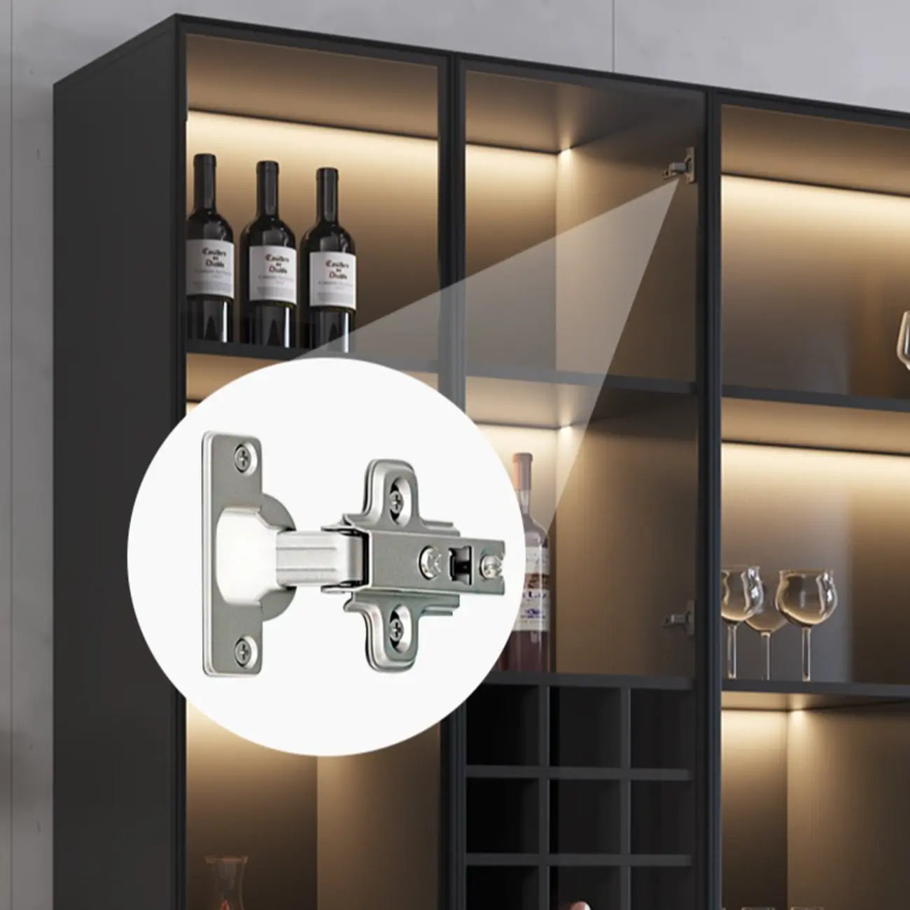 Minimalistisches Weinschrankregal aus schwarzem Holz mit Glastür
