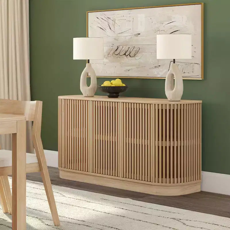 Plank+Beam Contour Massivholz-Sideboard mit 3 Türen, 150 cm TV-Lowboard für Wohnzimmer
