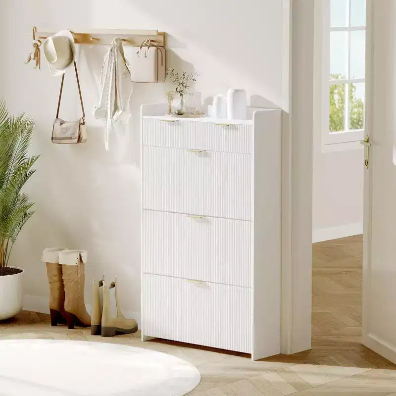 Moderner weißer Schuhschrank mit 3 Kippschubladen und 2 kleinen Schubladen und Haken, schlanker geriffelter Schuhaufbewahrungsorganisator, schmaler Flurschrank