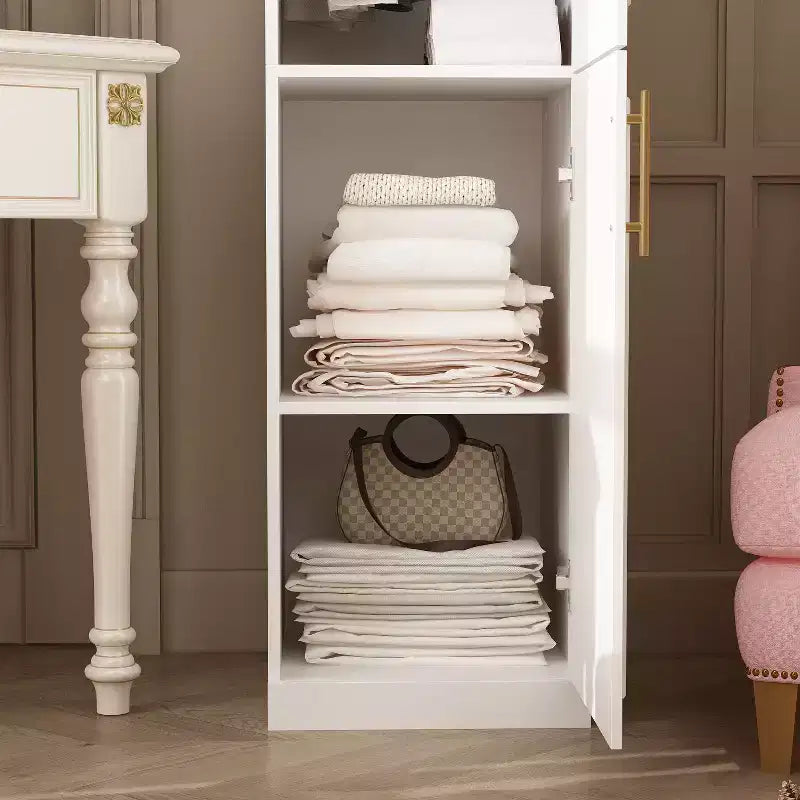 Famapy Luxe Weißer modularer Kleiderschrank mit goldener Hardware: Kassettentüren + gemischtes Türdesign Eleganter maßgeschneiderter Kleiderschrank für Schlafzimmer