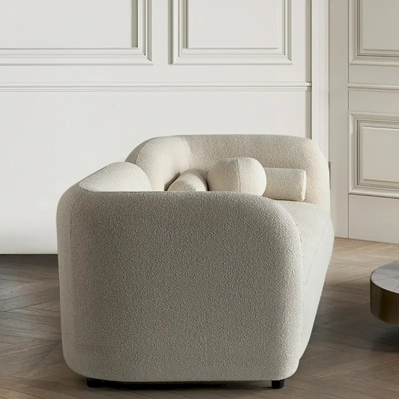 Milet Luxuriöses modernes Bouclé-Sofa mit geschwungenen Armlehnen