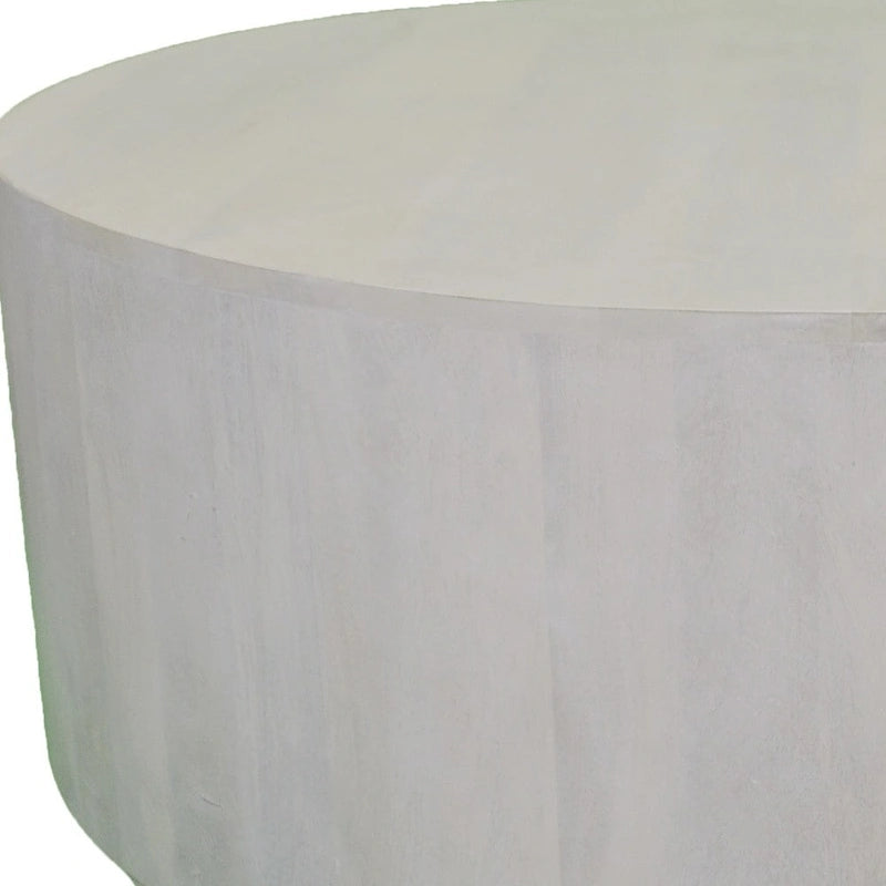 HomeRoots42 Rustikaler runder Couchtisch aus massivem Holz, weiß, Used-Look – 42
