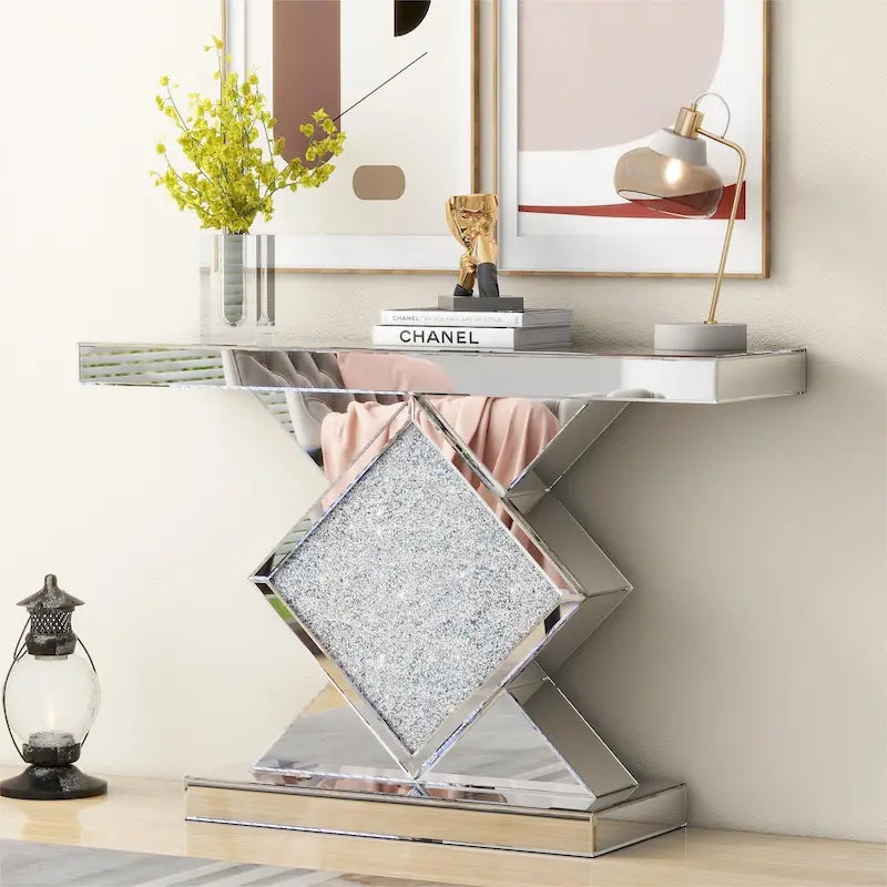 Moderne Konsole mit geschliffener Diamanteinlage