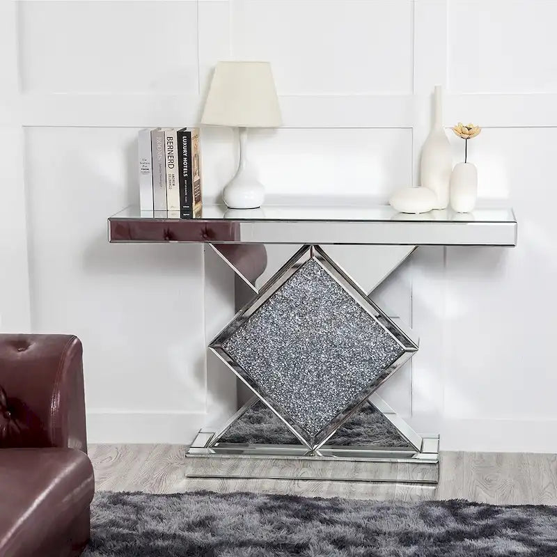 Moderne Konsole mit geschliffener Diamanteinlage