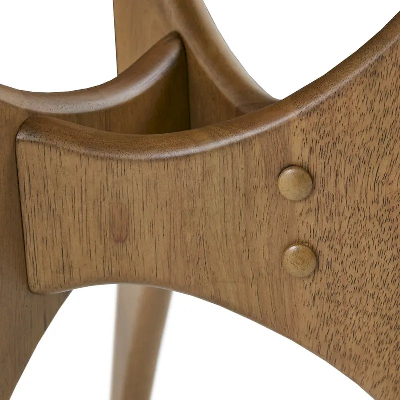 INK+IVY Blaze Dreieckiger Couchtisch aus Holz