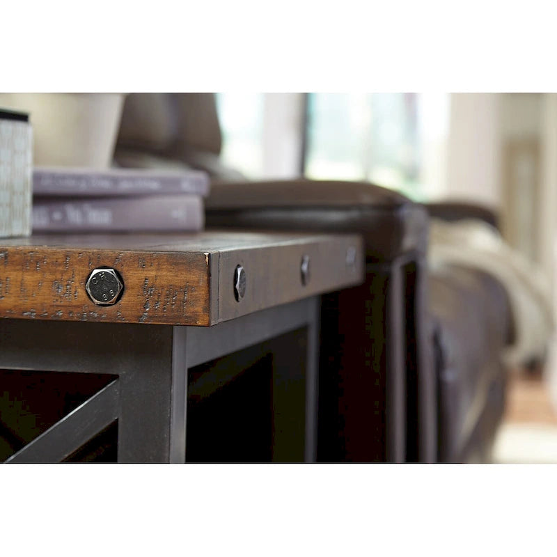 Homestyles Carpenter Beistelltisch aus massivem Akazienholz, Braun