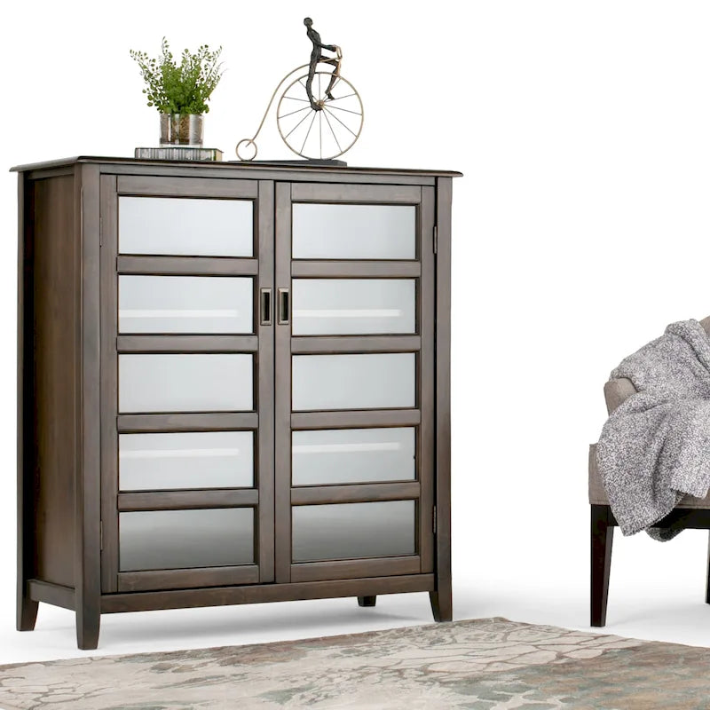 WYNDENHALL Portland Massivholz 101,6 cm breiter Übergangs-Medien-Aufbewahrungsschrank in Mahagonibraun – 101,6 B x 42,9 T x 111,8 H cm