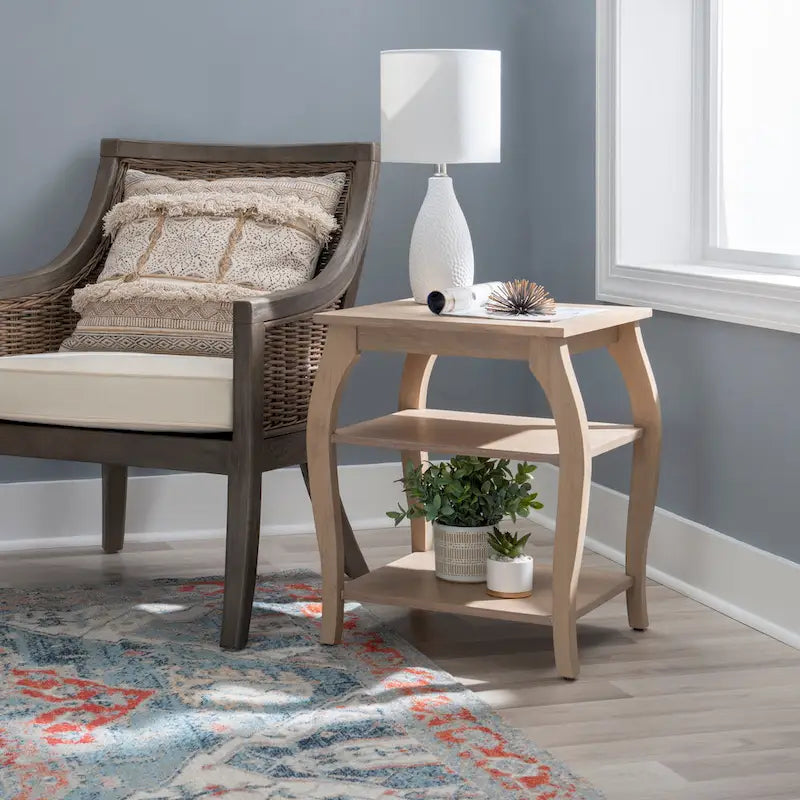 Ingrid Wood Farmhouse Beistelltisch mit 2 Ablagen