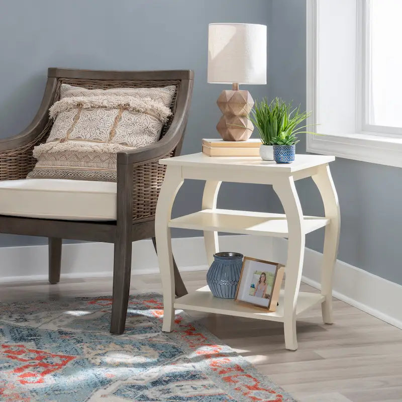 Ingrid Wood Farmhouse Beistelltisch mit 2 Ablagen