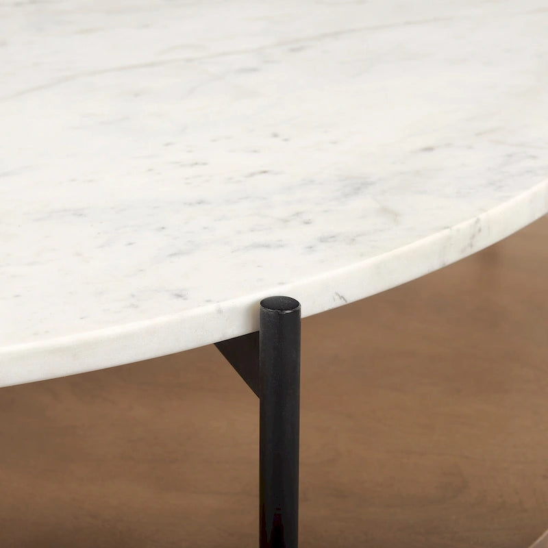 Runder Couchtisch Larkin mit doppelter Platte aus weißem Marmor und Massivholz