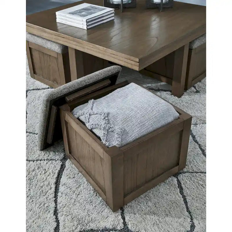 Signature Design by Ashley Couchtisch Boardernest, braun, mit 4 Hockern – 101,6 cm B x 101,6 cm T x 45,7 cm H