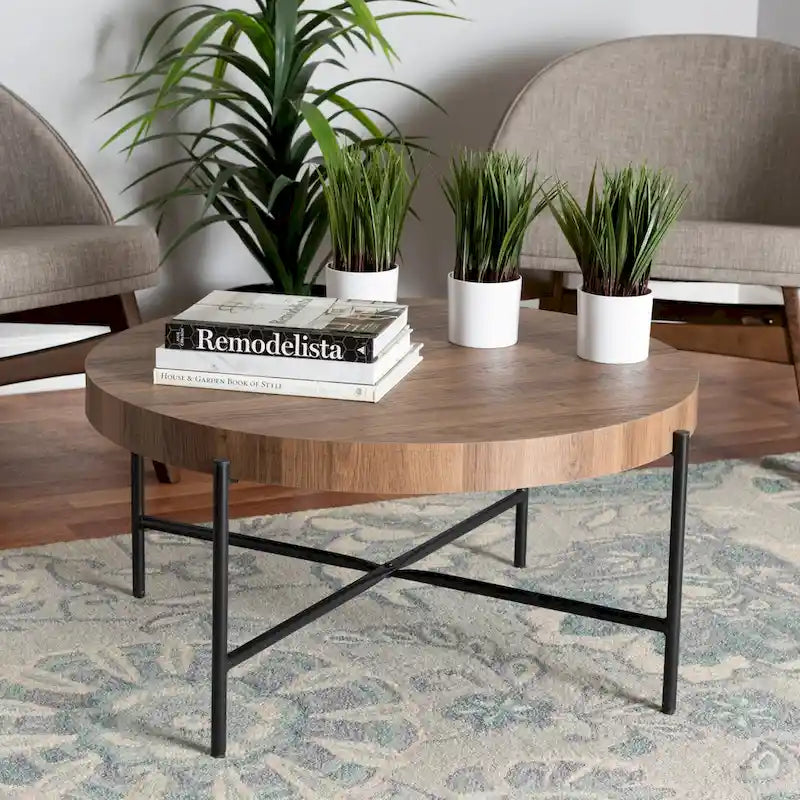 Umar Couchtisch aus Holz (Nussbaum Hellbraun Finish) und schwarzem Metall im Industriestil