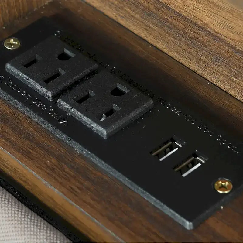 Gepolstertes Plattformbett mit Stauraumkopfteil