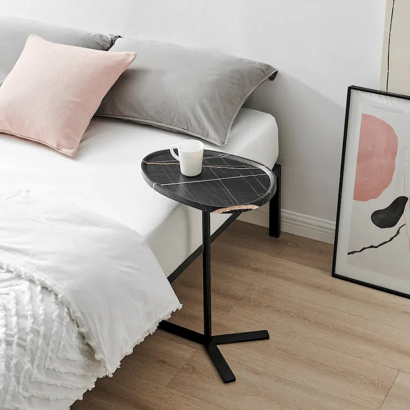 Carter Oval Teardrop Moderner Beistelltisch C-Tisch mit erhöhtem Rand und gekreuztem Y-förmigem Metallsockel für die Couch