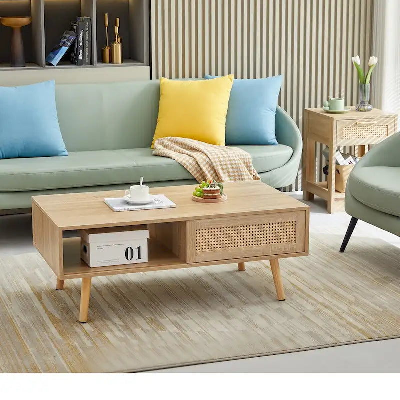 Mieres Moderner Couchtisch, rechteckiger Holztisch mit Rattan-Geflecht und Massivholzbeinen