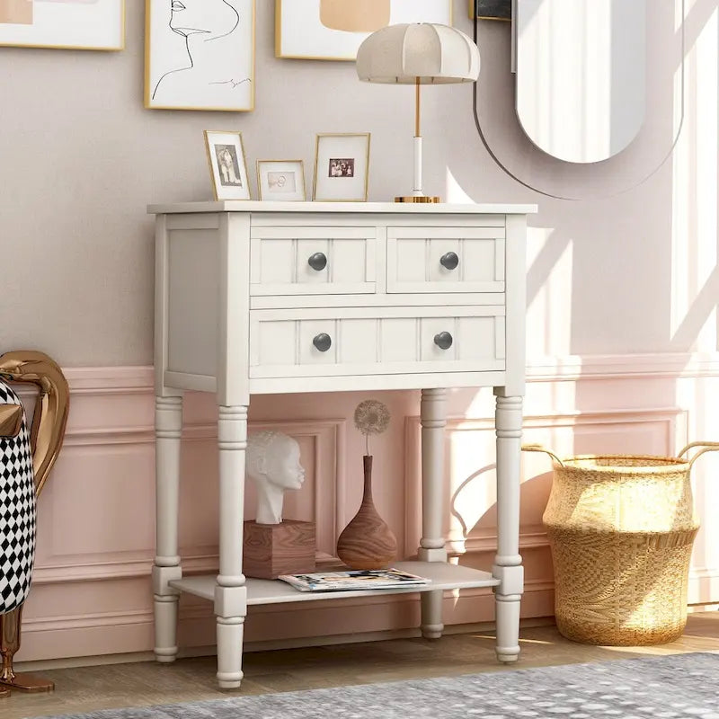 Massiver Holz-Sofa-Tisch im Used-Look mit drei Schubladen und unterem Regal