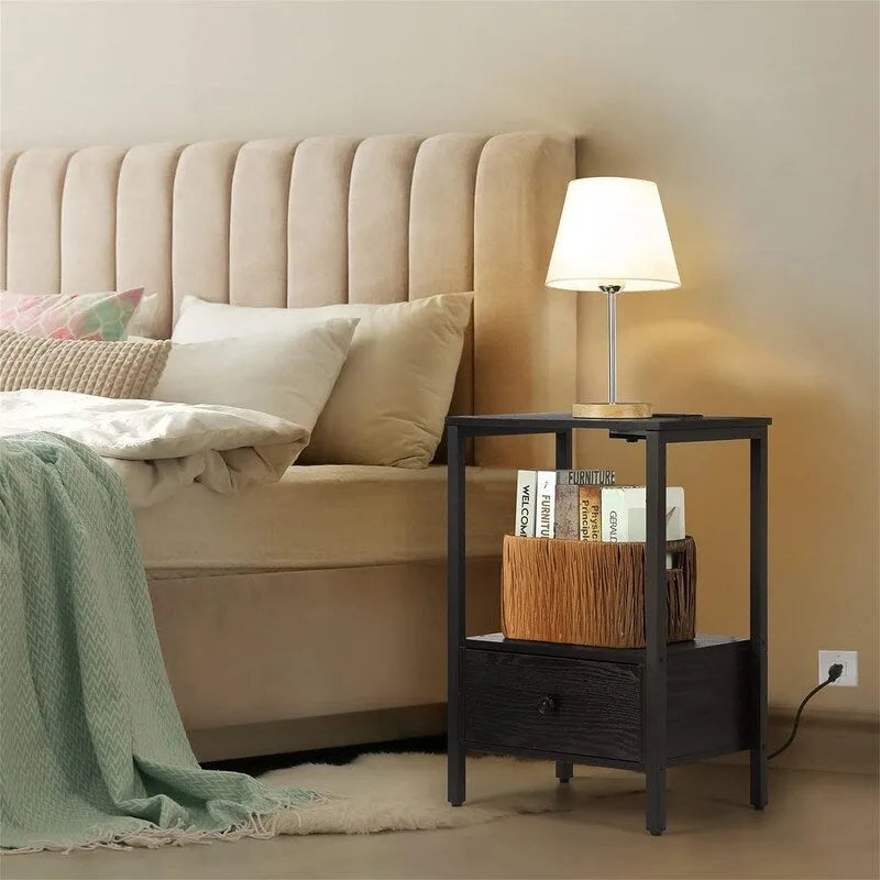 Beistelltisch mit Ladestation – 30T x 40B x 60H cm