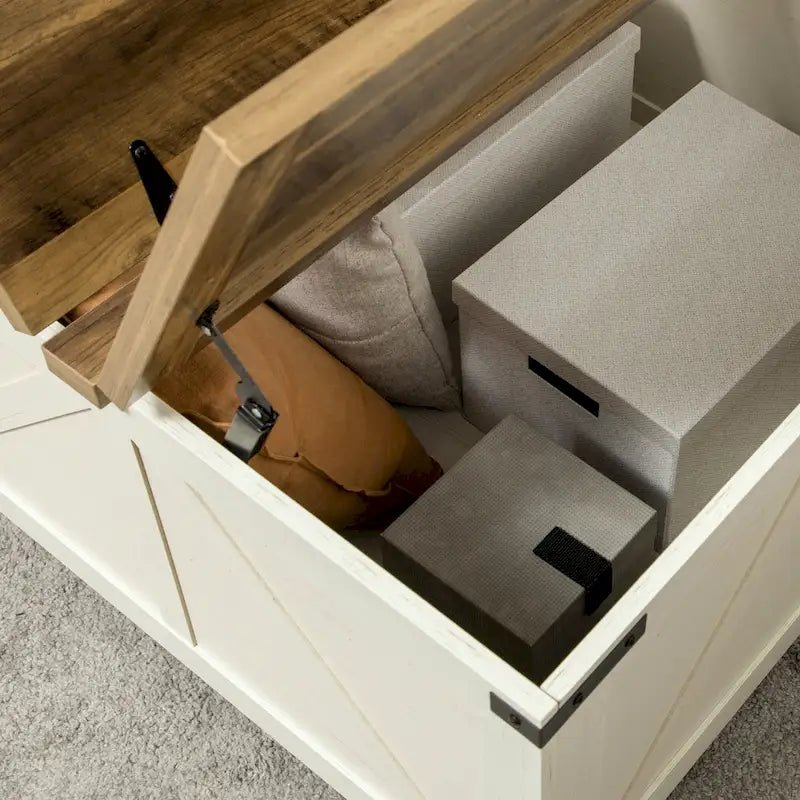 Bauernhaus-Couchtisch mit Stauraum für das Wohnzimmer