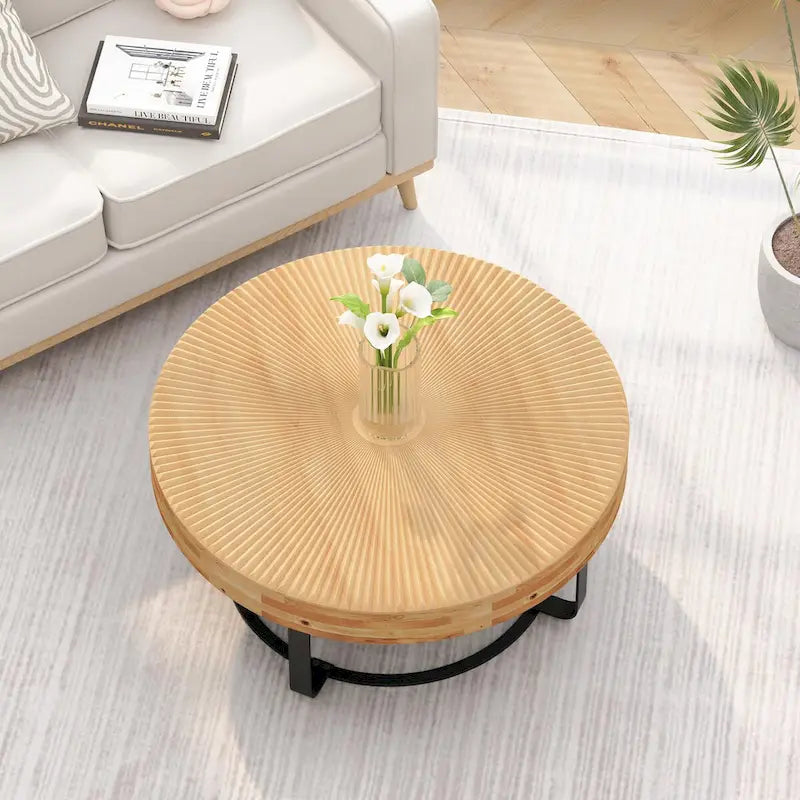 Moderner runder Couchtisch mit Holzschnitzmuster und Metallbeinen